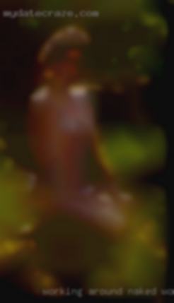 Working naked woman pussy around Australia.